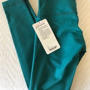 NEW Lululemon Wunder Under Pant, Size 4